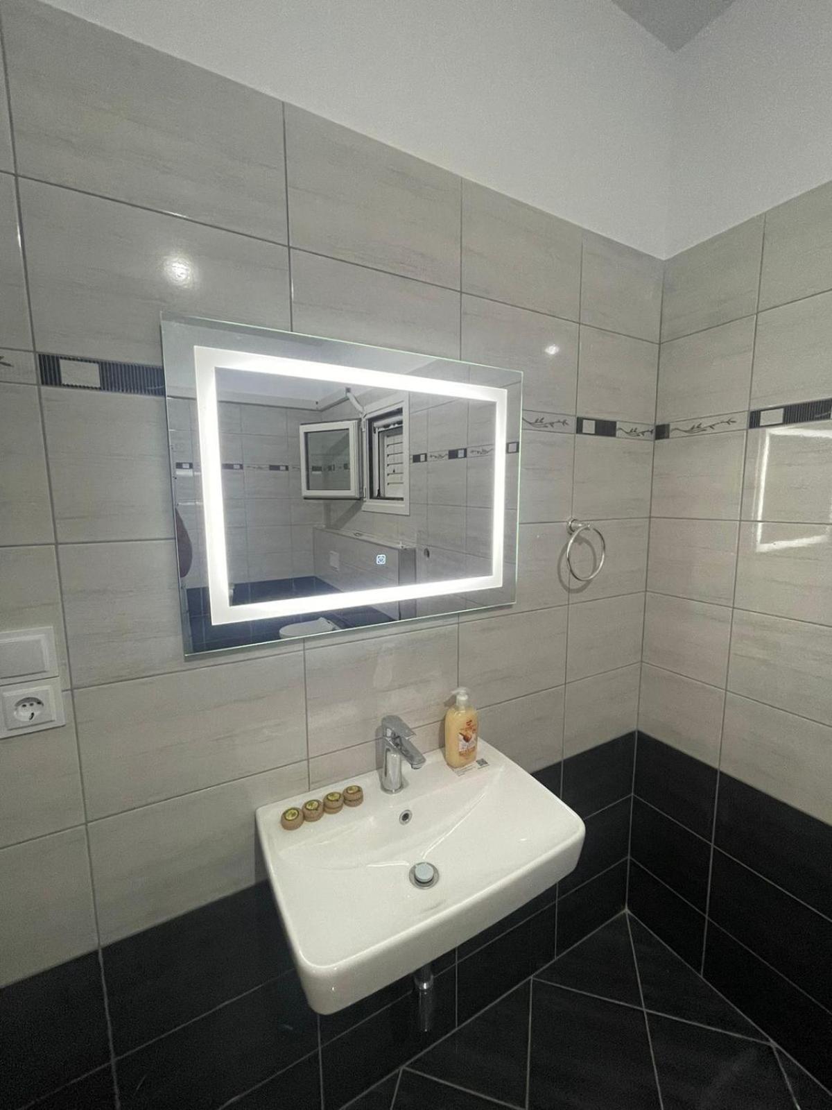 Vanesa Rooms Saranda Kültér fotó